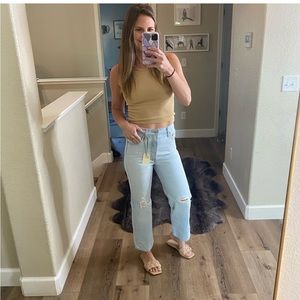 FLASH SALE! Levi’s Ribcage Straight light wash distressed jeans